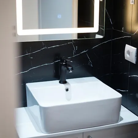 Silver Stone Apartment
